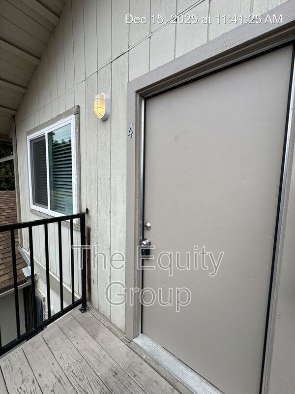 809 Monarch Cir #4 - Photo 2 of 18