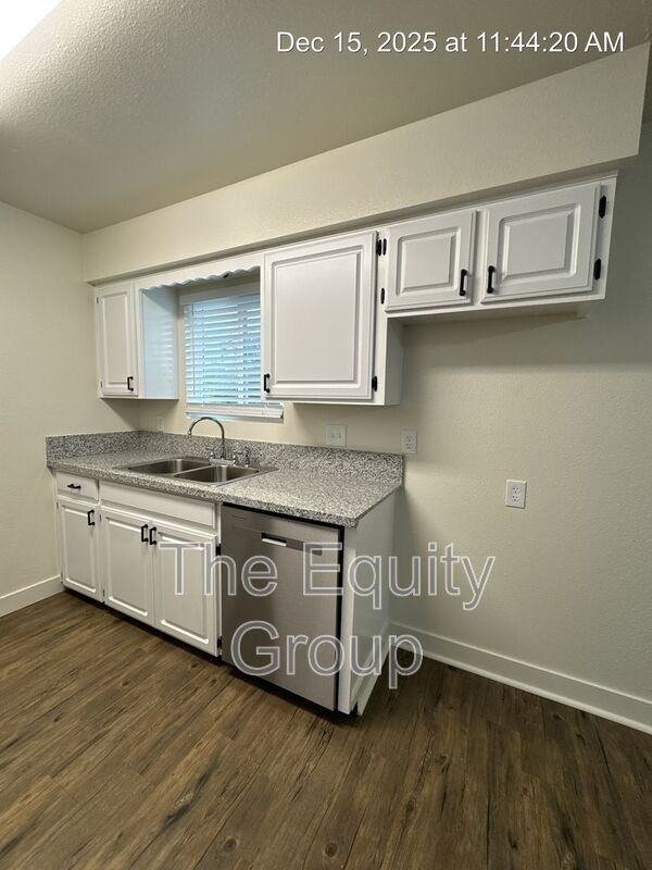 809 Monarch Cir #4 - Photo 7 of 18