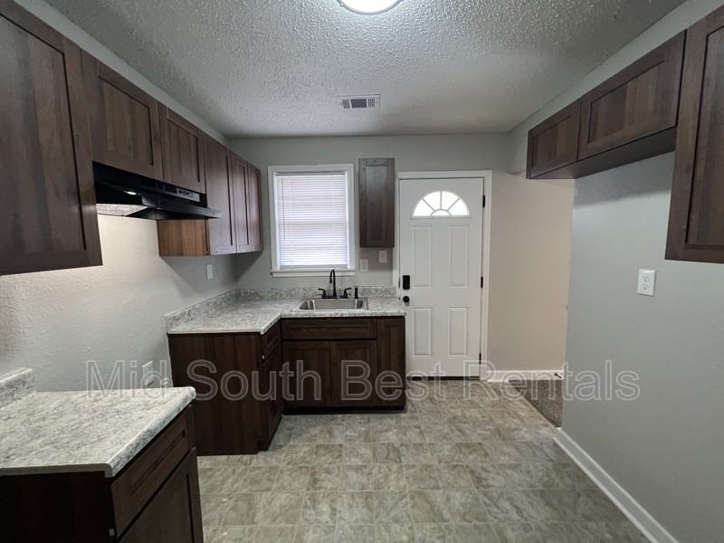 1383 Gold Ave - Photo 3 of 10