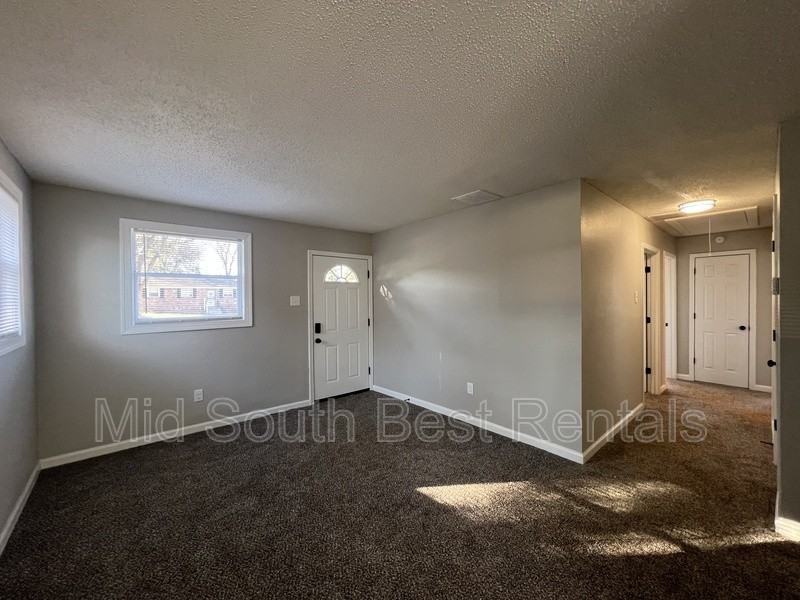 3458 Rochester Rd - Photo 2 of 14