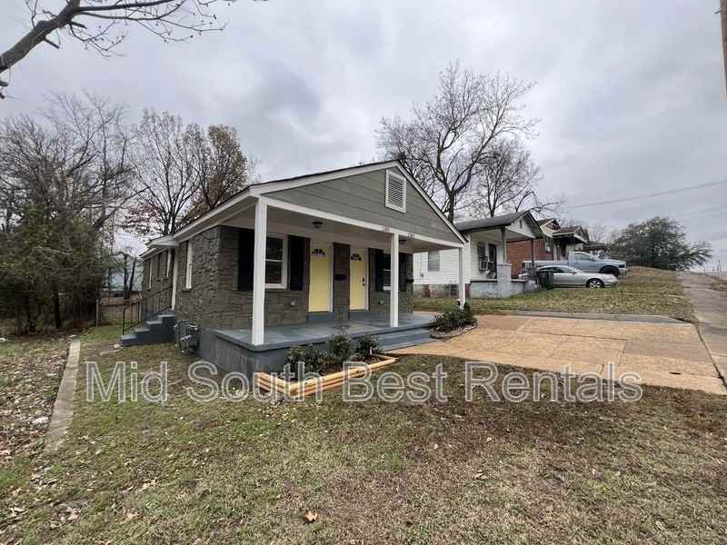 1385 Gold Ave - Photo 2 of 12