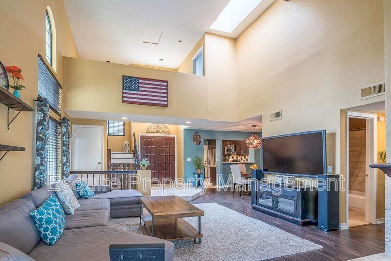 1351 El Lazo Ct - Photo 3 of 27