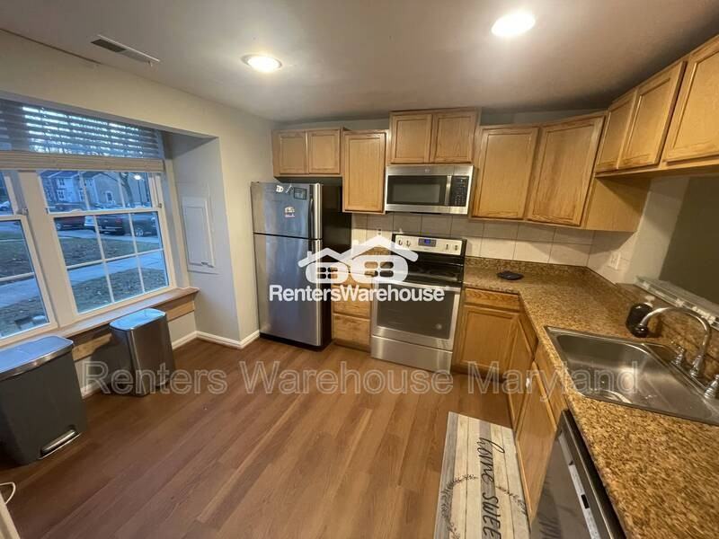 1331 Stockett Sq - Photo 2 of 20