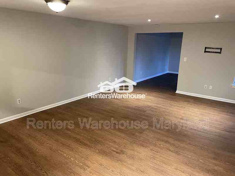 1331 Stockett Sq - Photo 3 of 20