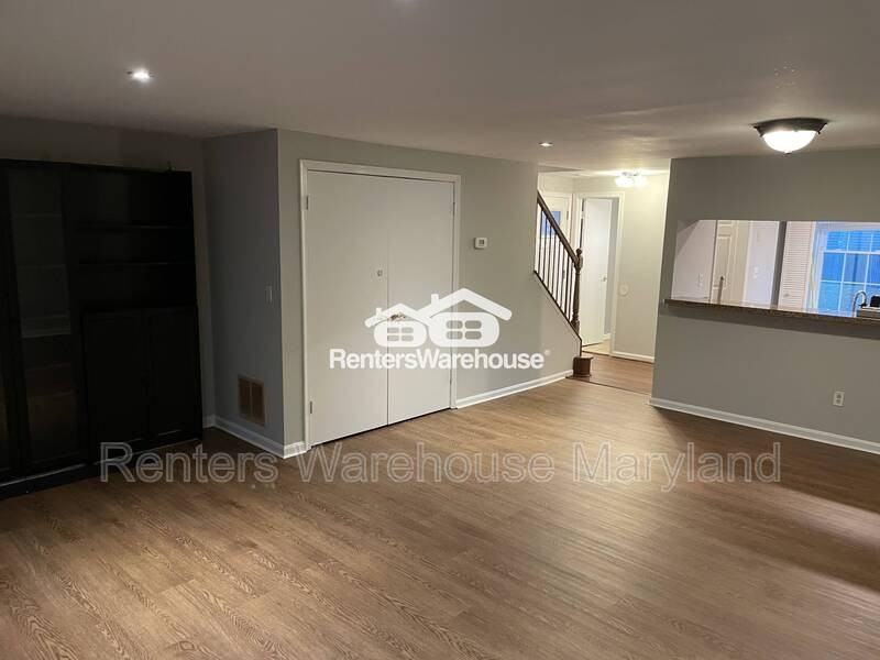 1331 Stockett Sq - Photo 4 of 20