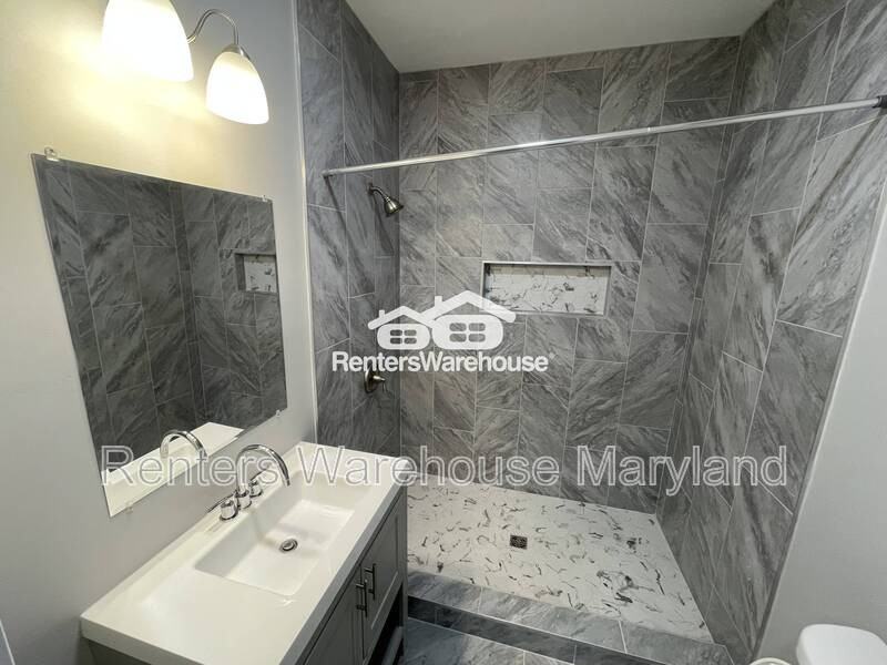 921 N Patterson Park Ave - Photo 3 of 22