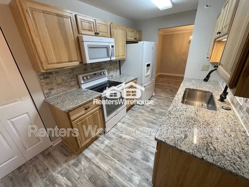 201 Star Pointe Ct #1C - Photo 2 of 17