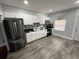 featured image of 2125 Cliftwood Ave