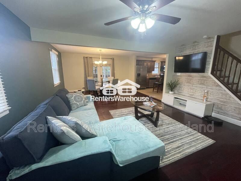 8203 Watersedge Rd - Photo 3 of 18