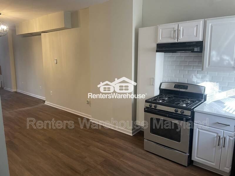 2557 W Baltimore St - Photo 2 of 16