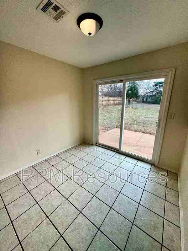 440 E Carson Ln - Photo 7 of 26