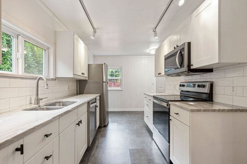 3215 Se 53rd Ave - Photo 3 of 28