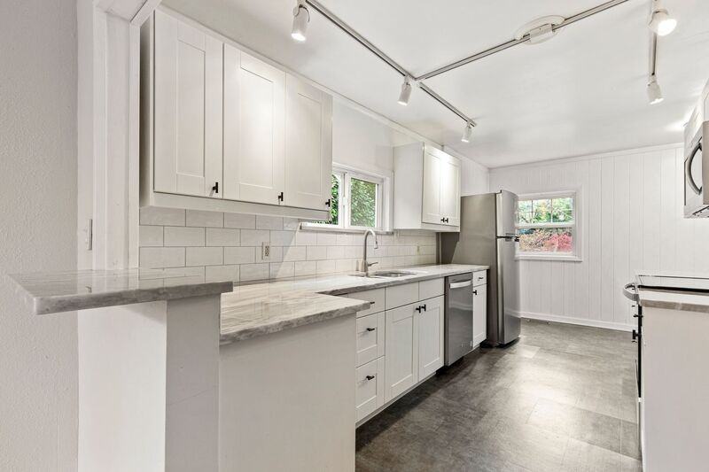 3215 Se 53rd Ave - Photo 4 of 28