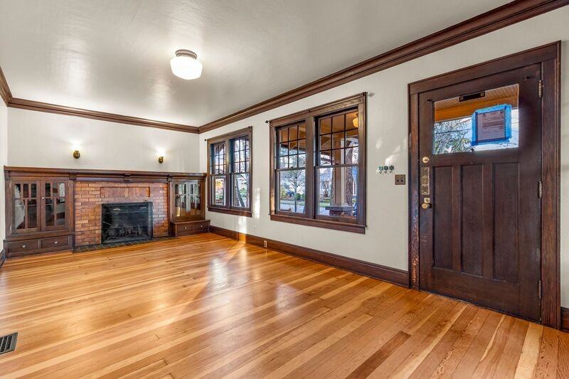 5343 Se 44th Ave - Photo 2 of 20