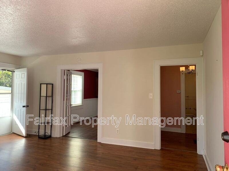 315 Georgia Ave - Photo 4 of 33