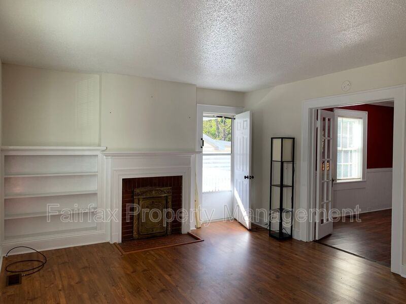 315 Georgia Ave - Photo 5 of 33