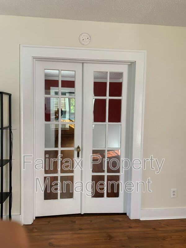 315 Georgia Ave - Photo 7 of 33