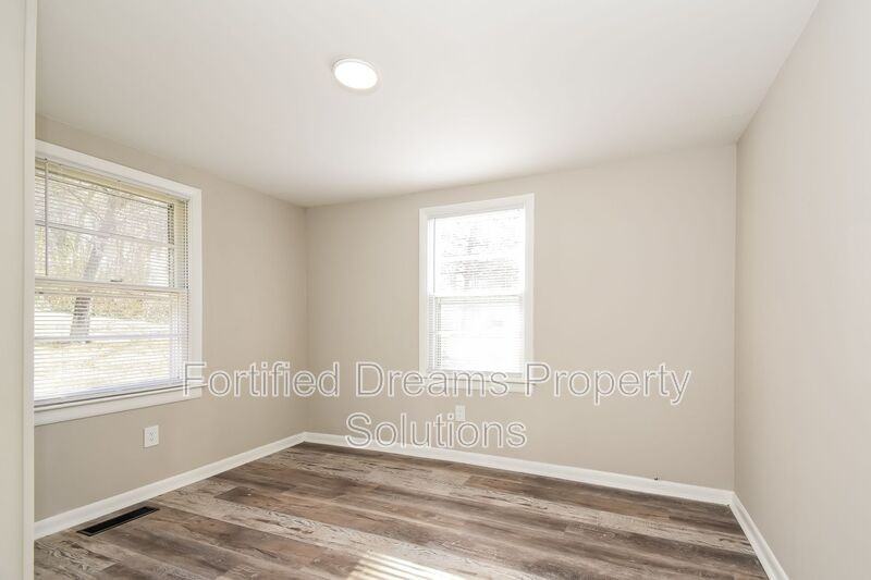 4400 Voss Ave - Photo 7 of 18