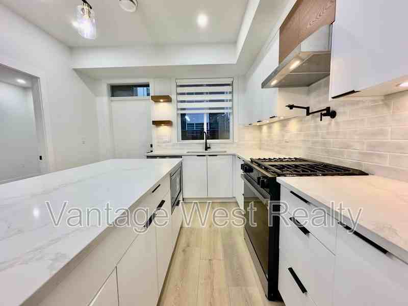 754 Raymer Ave - Photo 3 of 40