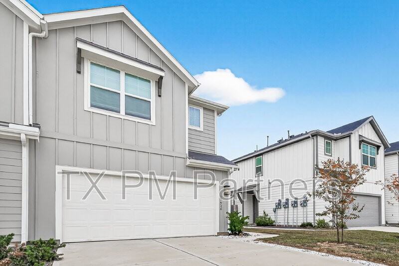 27926 Western Creek Ct - Photo 2 of 50