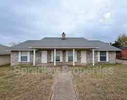 3705B Ivanhoe Dr - Photo 1 of 1