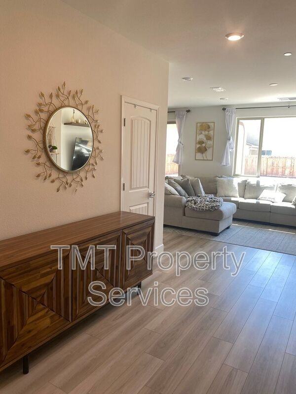 7374 Galette Ct - Photo 6 of 22