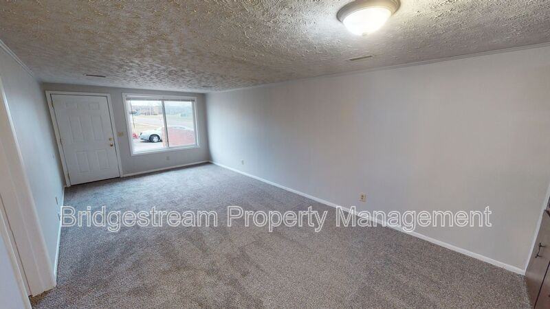 852 Randler Ave - Photo 2 of 8