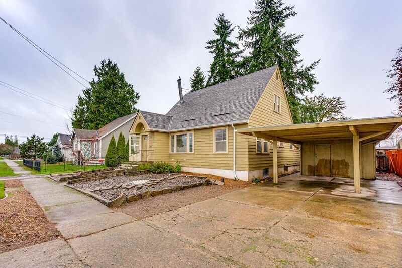 1137 Se Uglow Ave - Photo 2 of 42