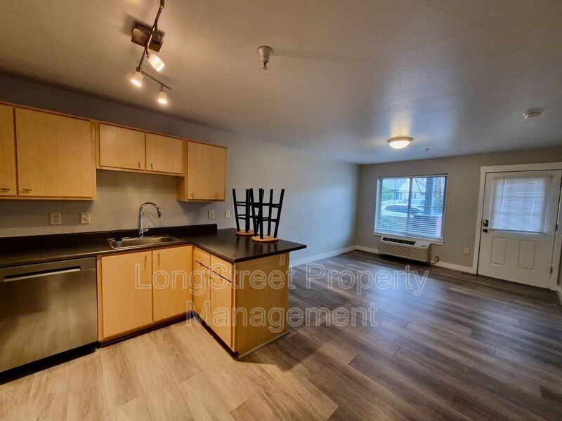 9837 Ne Irving St #305 - Photo 5 of 18