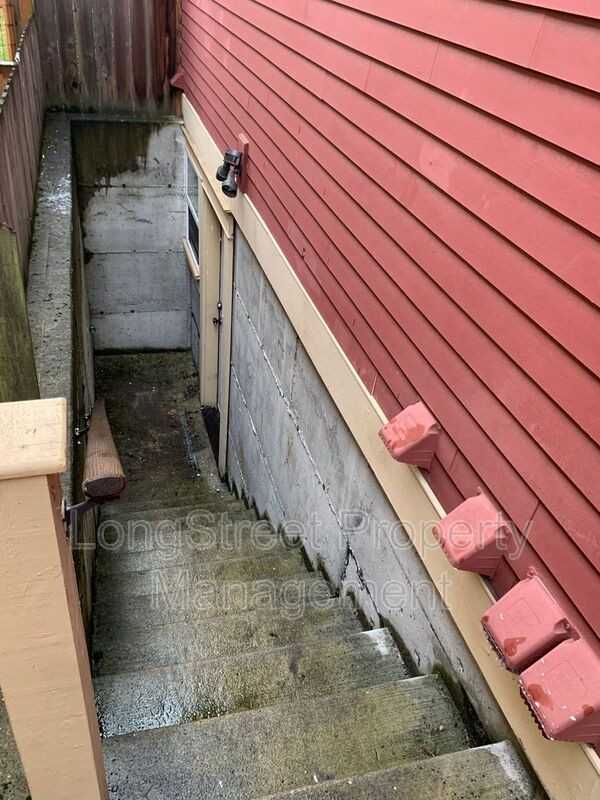 532 Ne Sumner St - Photo 3 of 17