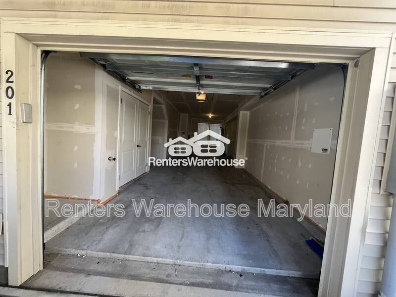 201 S Macon St - Photo 3 of 30