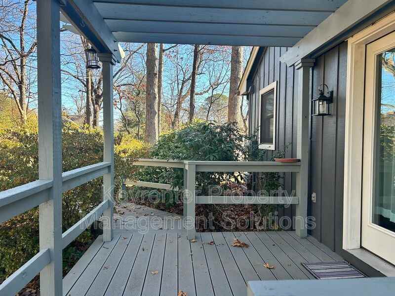 33 Oak Ln - Photo 3 of 41