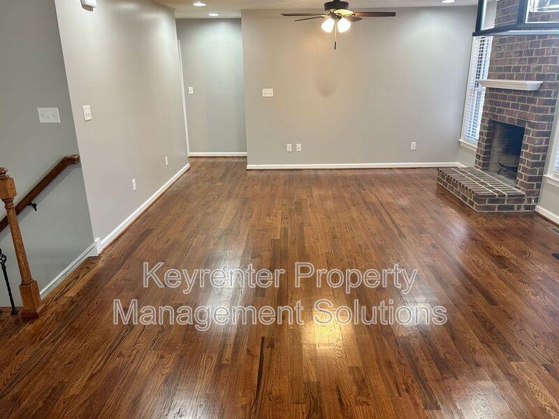 33 Oak Ln - Photo 6 of 41