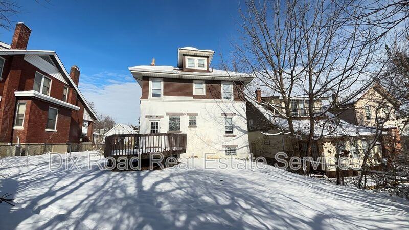 4763 Dale Ave - Photo 4 of 39