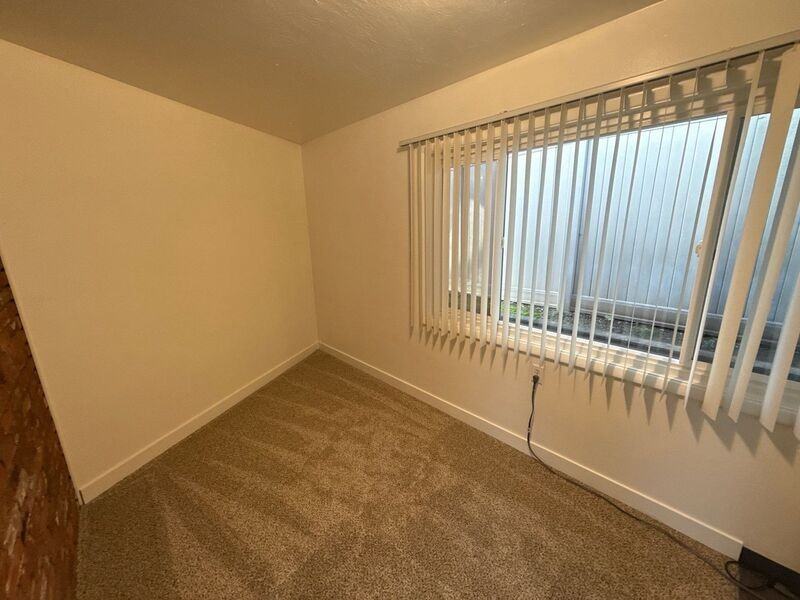 273 Kearney St S - Photo 6 of 15