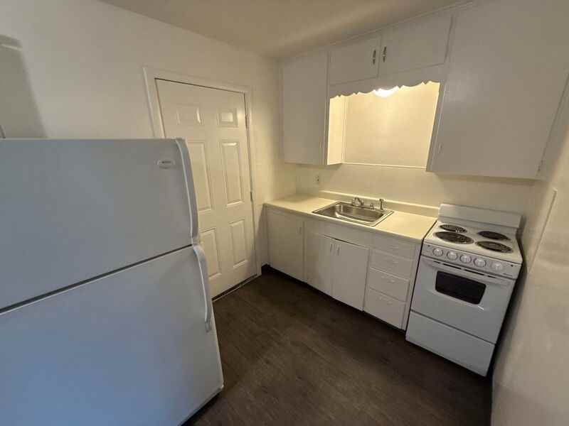 273 Kearney St S - Photo 7 of 15