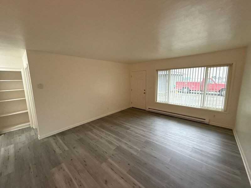 1835 Beach Ave Ne #5 - Photo 4 of 19