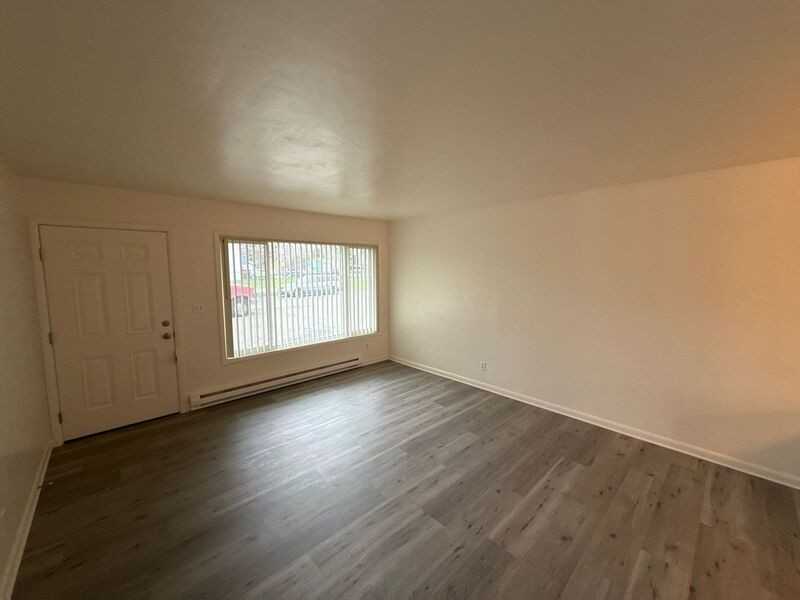 1835 Beach Ave Ne #5 - Photo 5 of 19