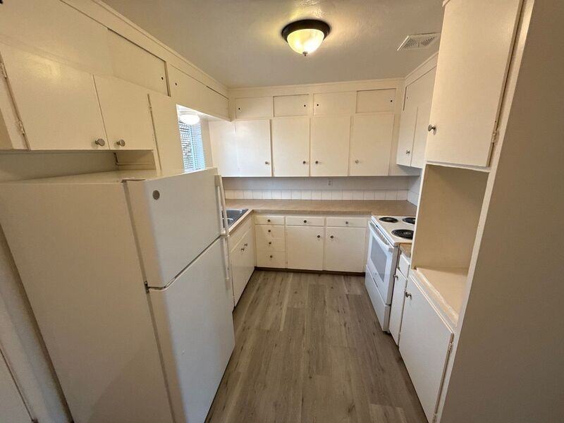 1835 Beach Ave Ne #5 - Photo 7 of 19