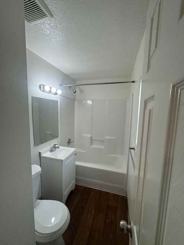 1356 12th St Se - Photo 6 of 10