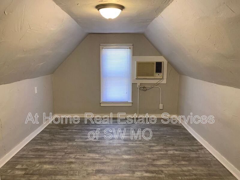 653 S Main Ave #3 - Photo 4 of 9