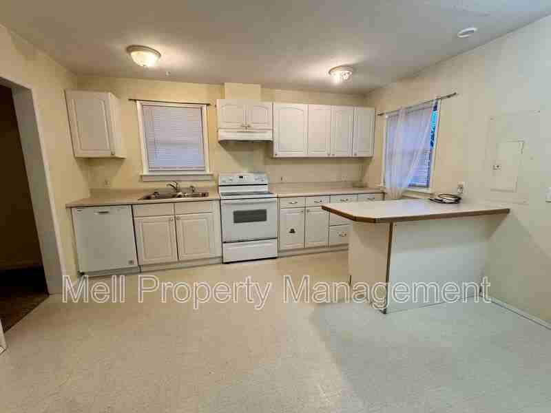 1514 Summit Dr - Photo 4 of 10