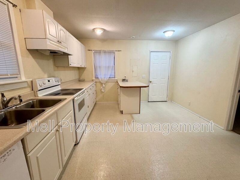 1514 Summit Dr - Photo 5 of 10