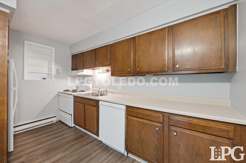 3348 Arlington Ave #6 - Photo 6 of 21