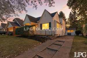 featured image of 1044 Hawk St