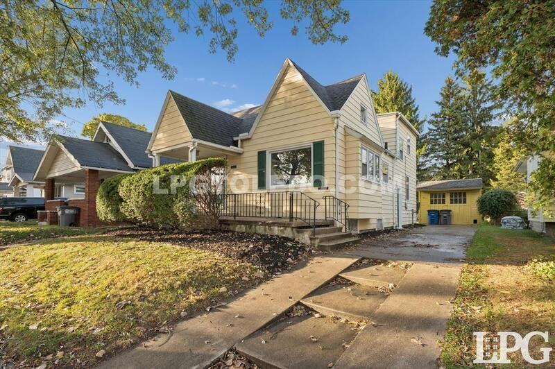 1044 Hawk St - Photo 2 of 37