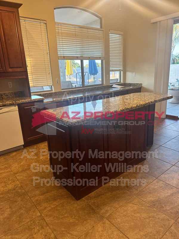 16802 W Tonbridge St - Photo 5 of 50