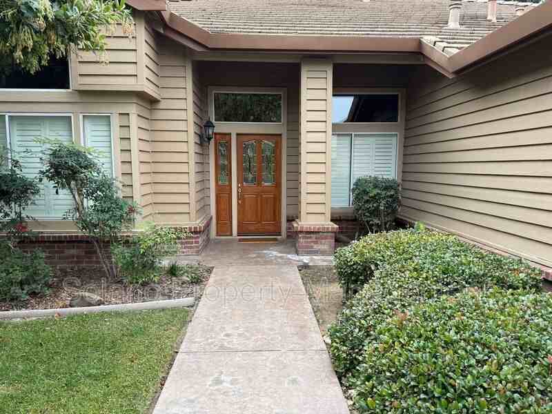 685 Hillcrest Cir - Photo 2 of 28