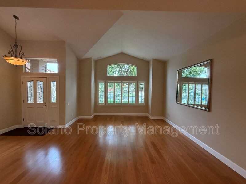 685 Hillcrest Cir - Photo 4 of 28