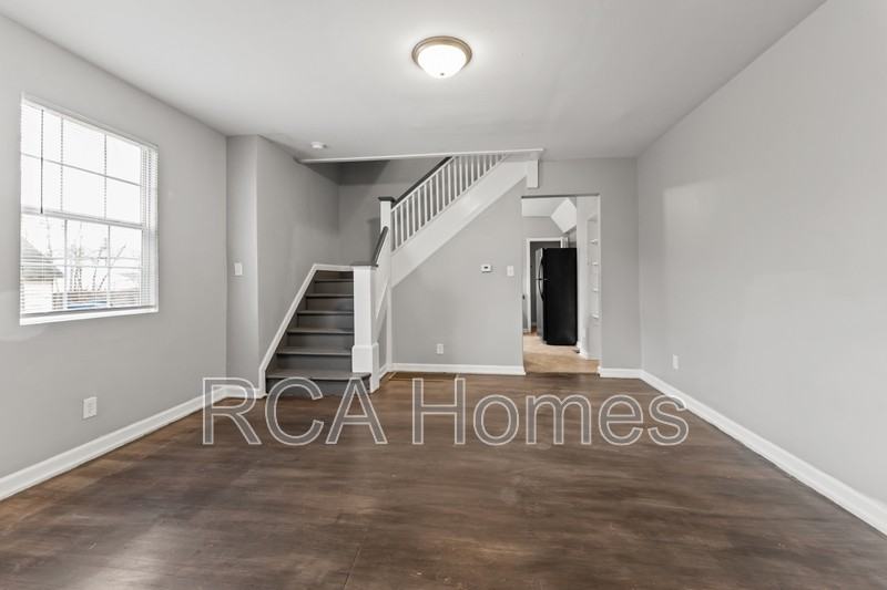 107 N Kealing Ave - Photo 3 of 9